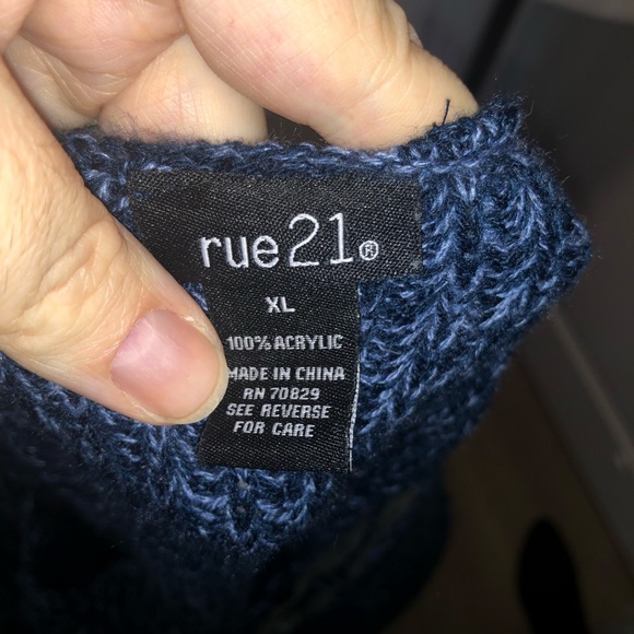 Rue21 ladies sweater size xl - Picture 4 of 4
